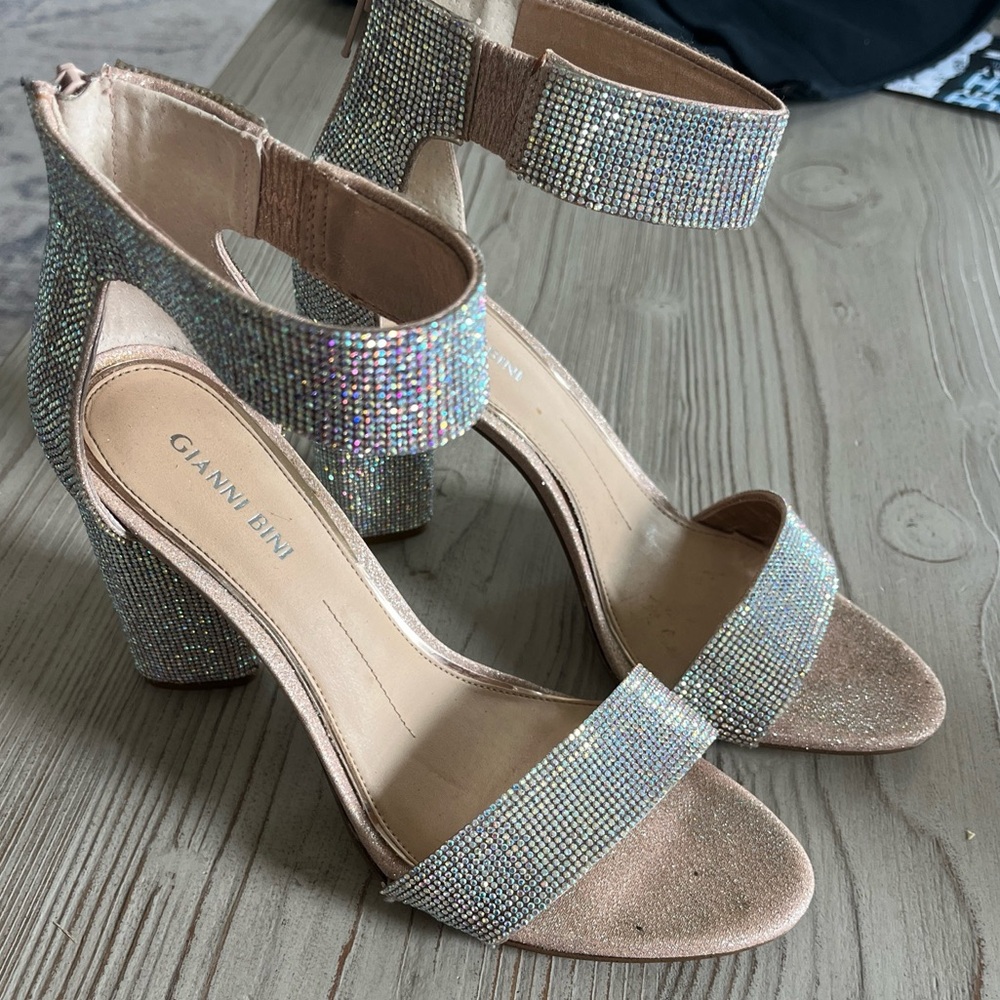 Gianni Bini Multicolor Heels - Picture 2 of 9